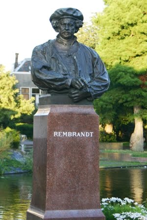 Statue of Rembrandt van Rijn in Leiden